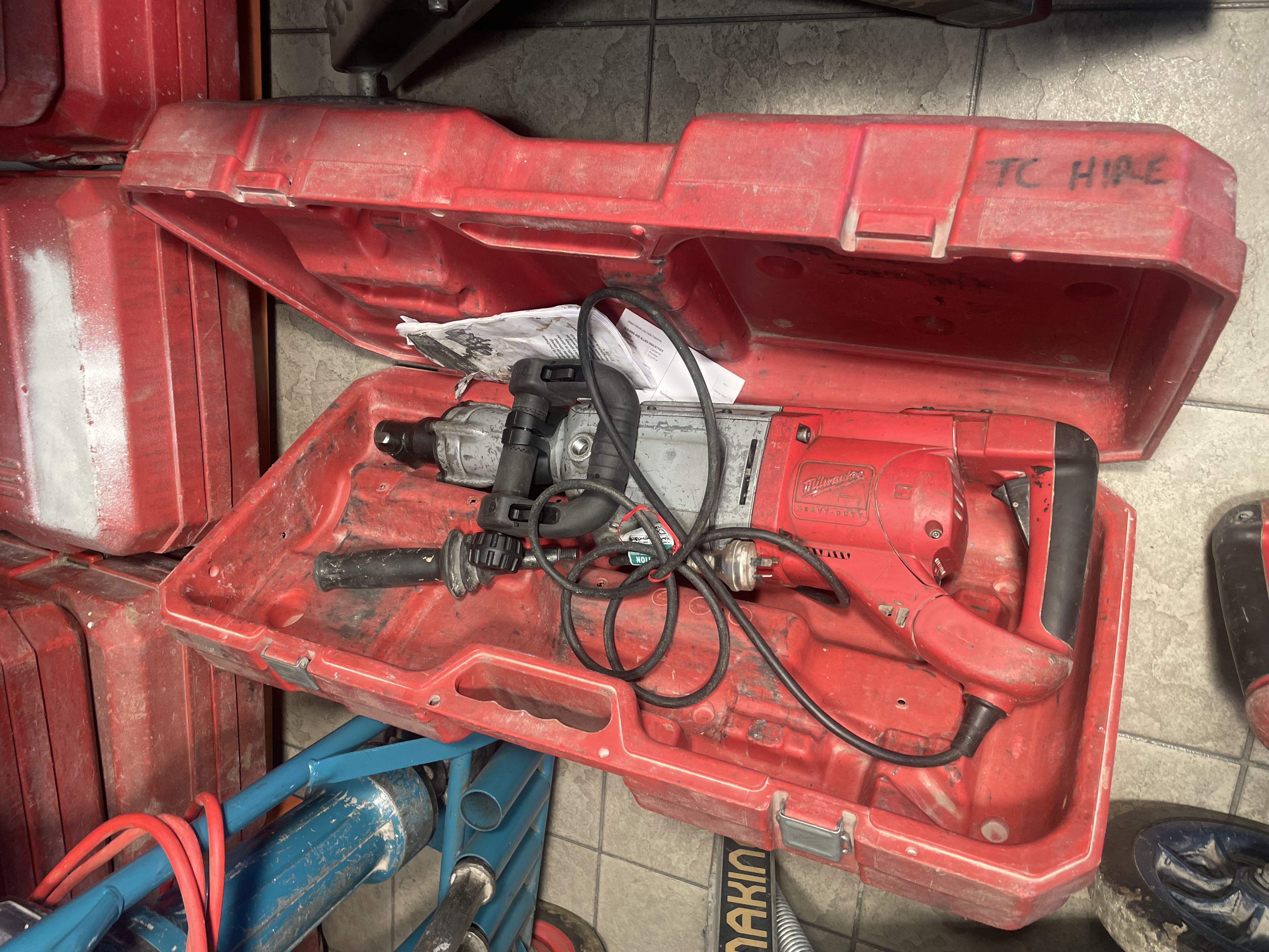 Milwaukee Kango 900 K demolition hammer.