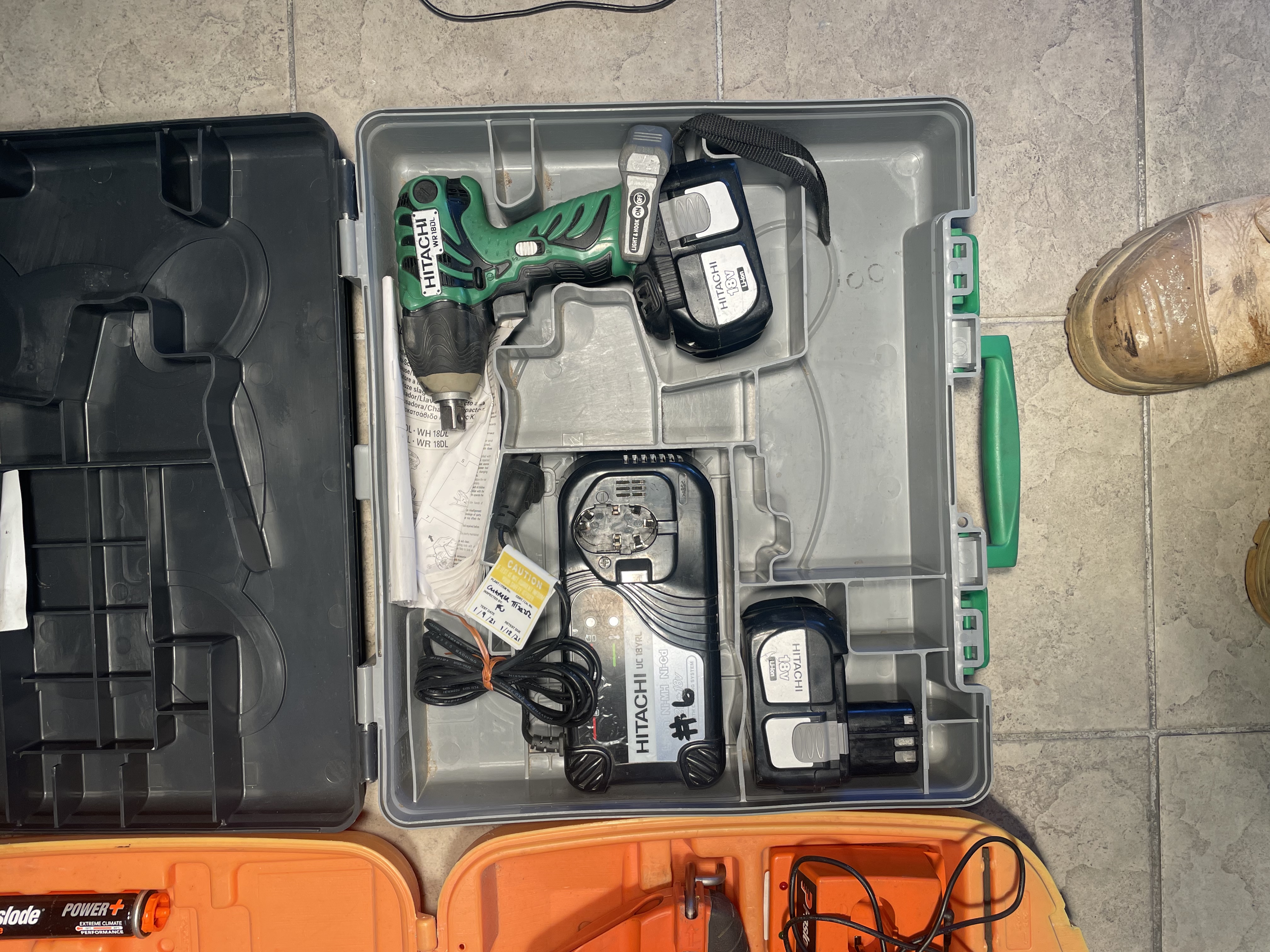 Hitachi 18V Cordless Impact Wrench Kit
