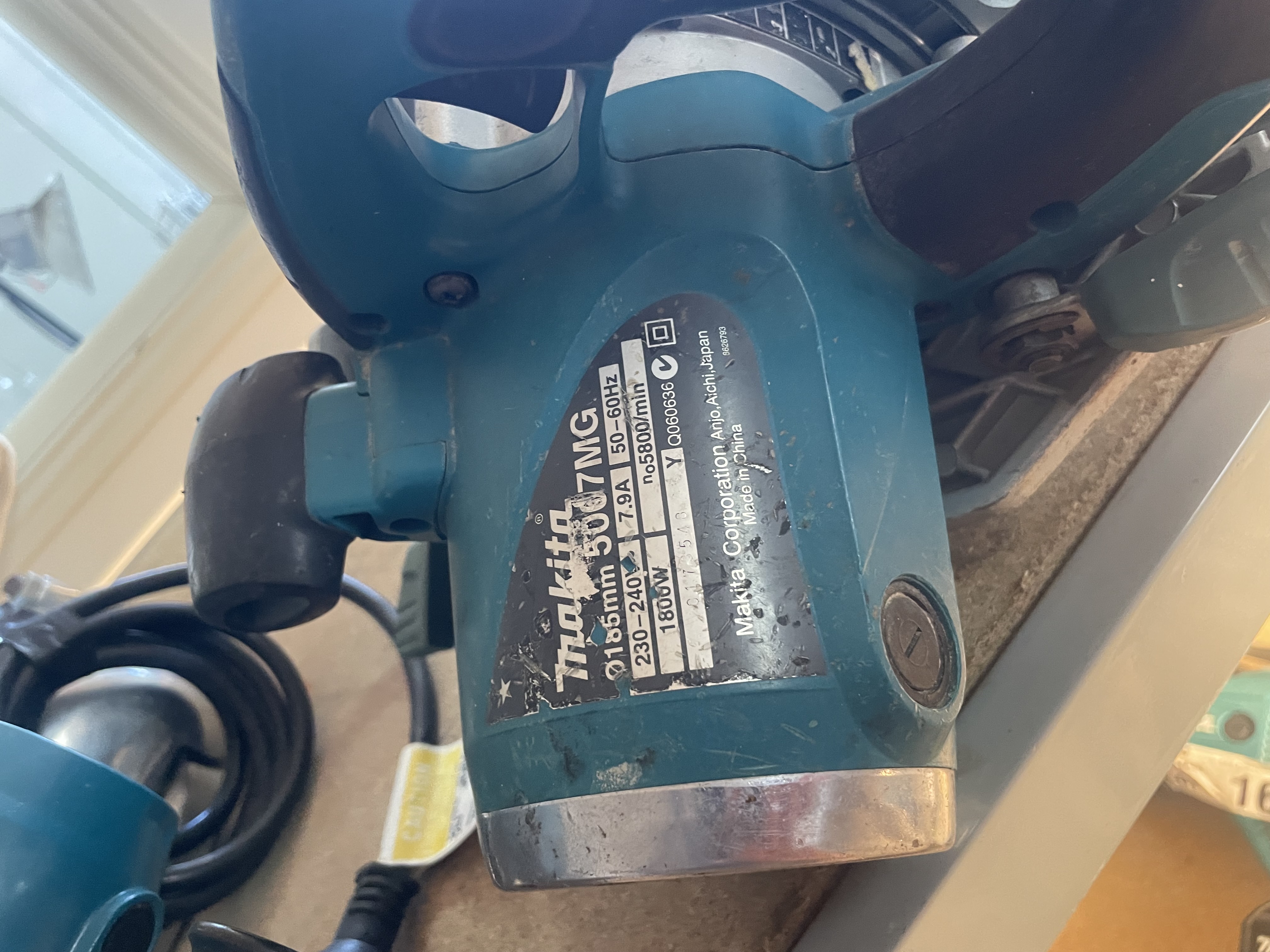 Makita 5007MG 7-1/4" Magnesium Circular Saw.