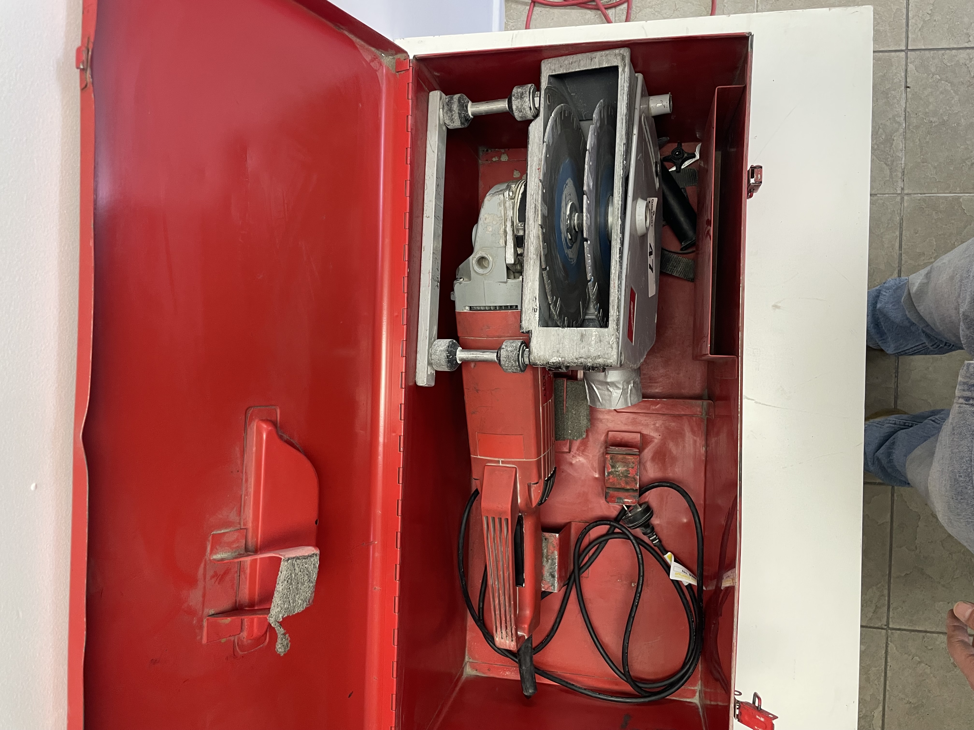 Milwaukee WCE 65 Wall Chaser