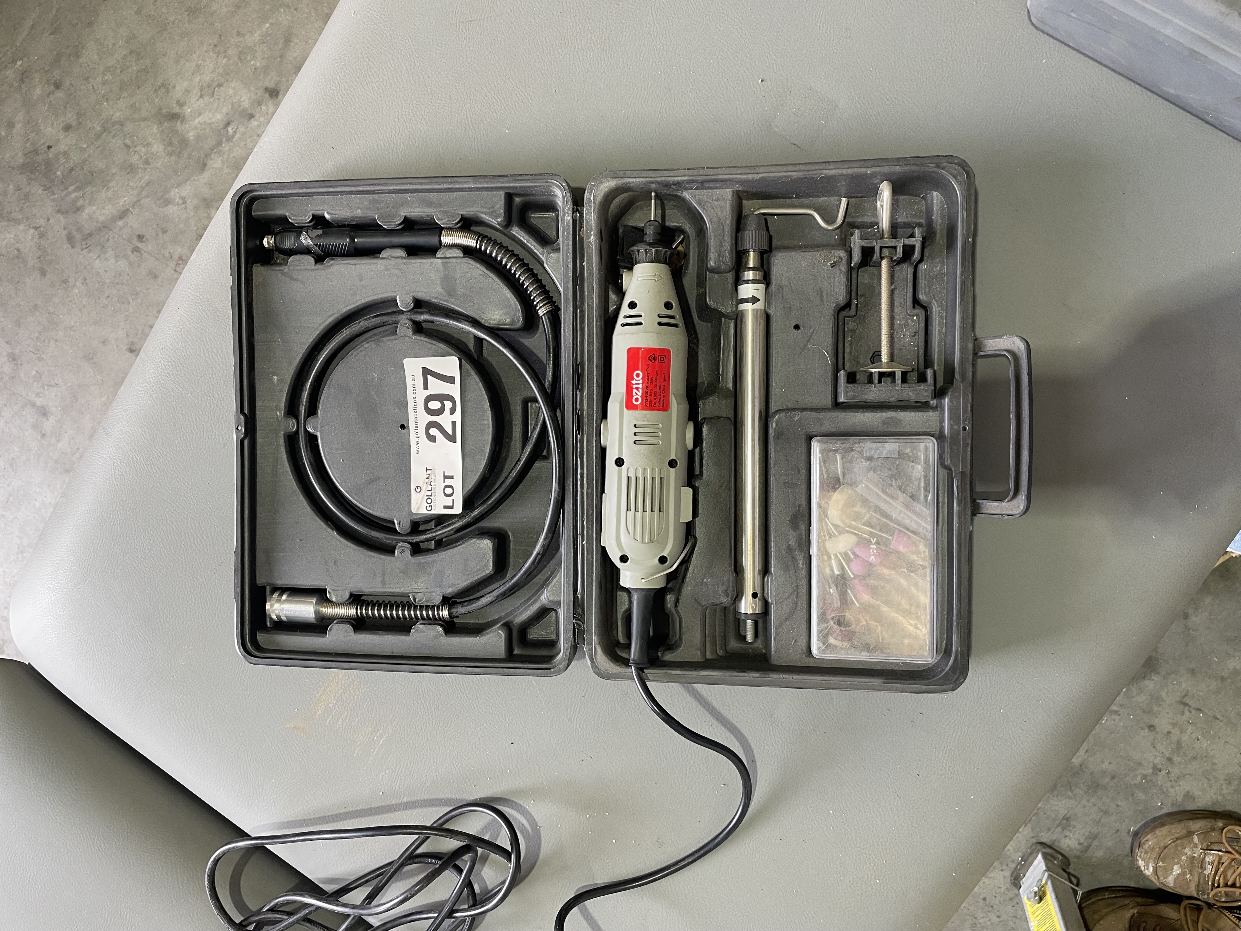 Ozito MFR-250 250W multi-function tool.