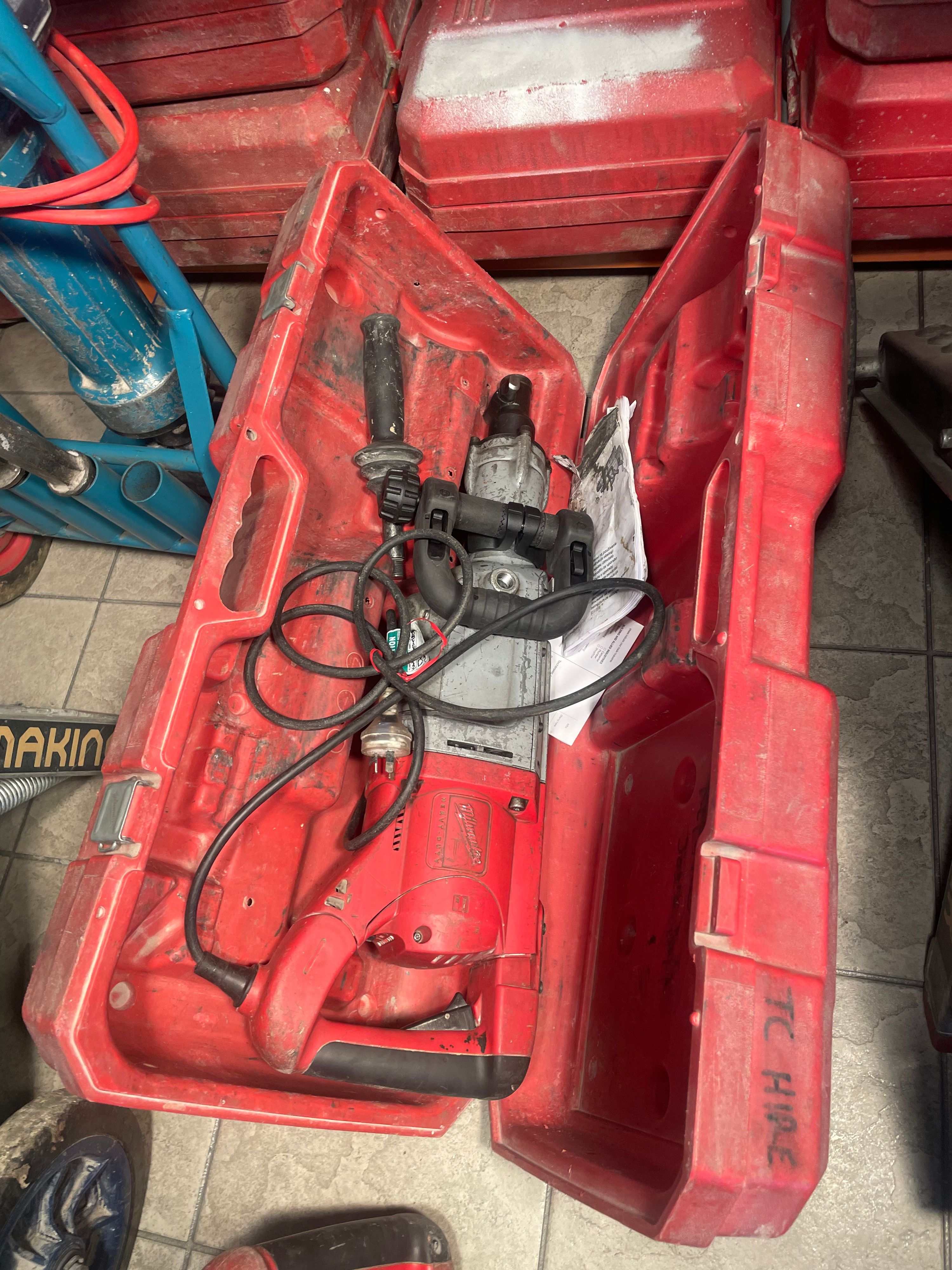 Milwaukee Kango 900 K demolition hammer.