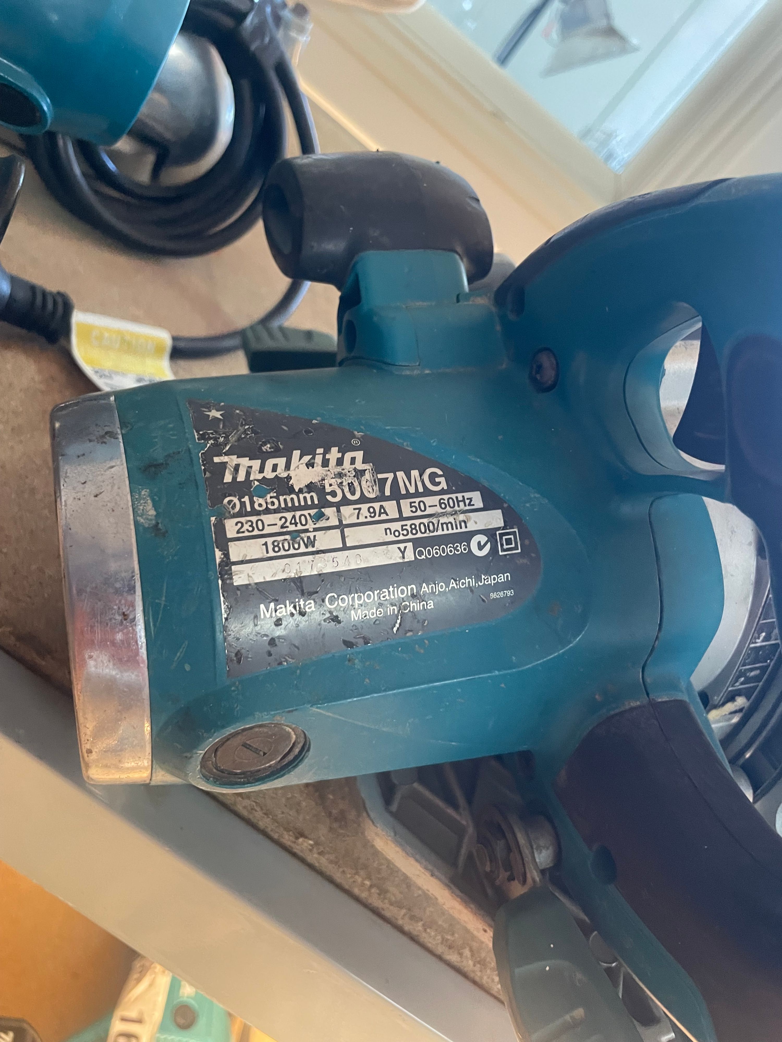 Makita 5007MG 7-1/4" Magnesium Circular Saw.