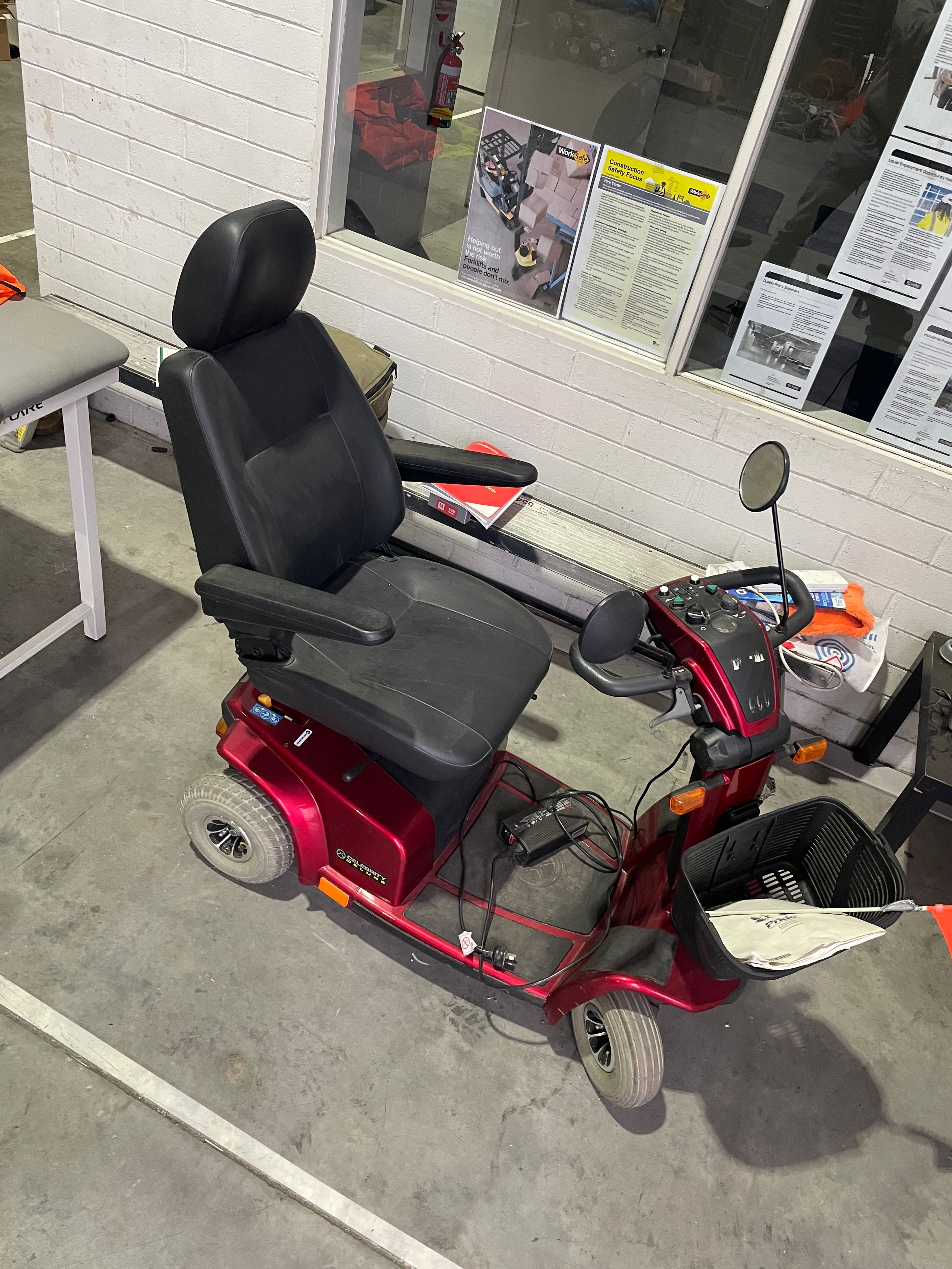 Pride Mobility Celebrity DX 4-Wheel Mobility Scooter (Red)